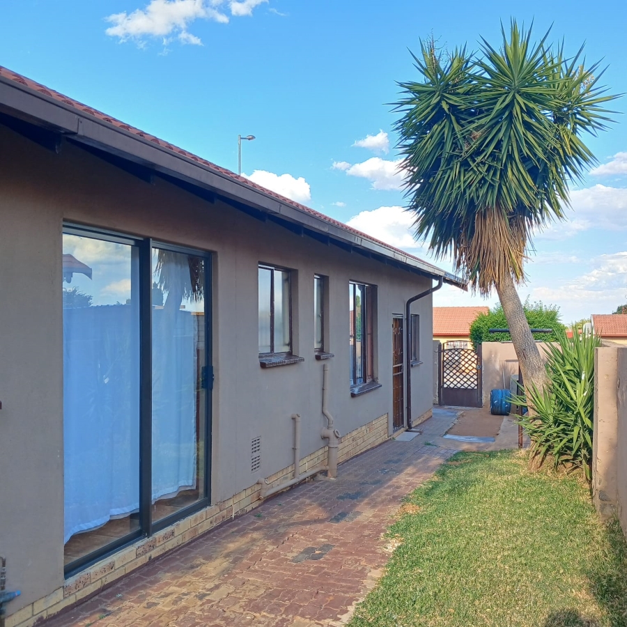 3 Bedroom Property for Sale in Tlhabane West North West